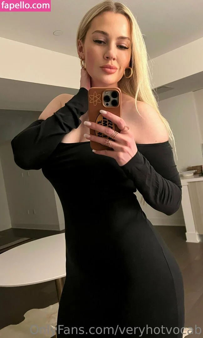 veryhotvocab Onlyfans Photo Gallery 