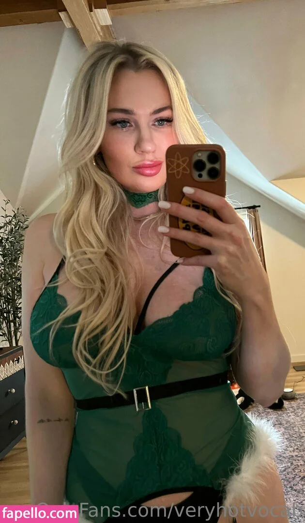 veryhotvocab Onlyfans Photo Gallery 