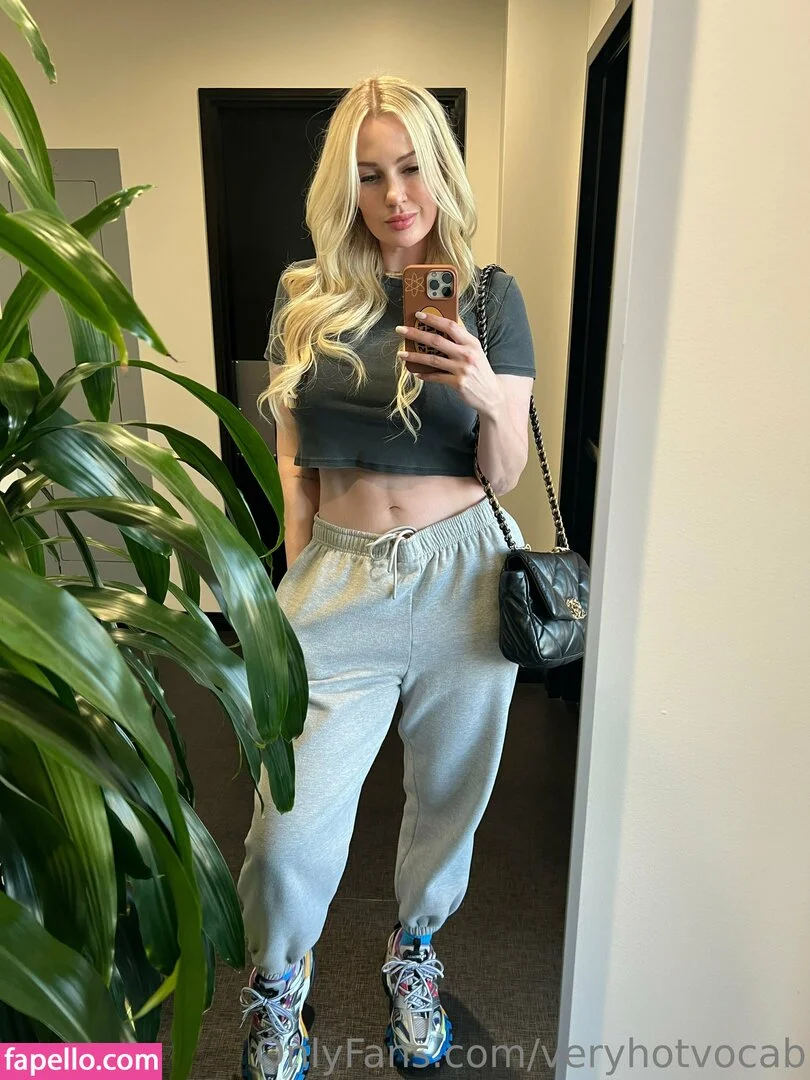 veryhotvocab Onlyfans Photo Gallery 