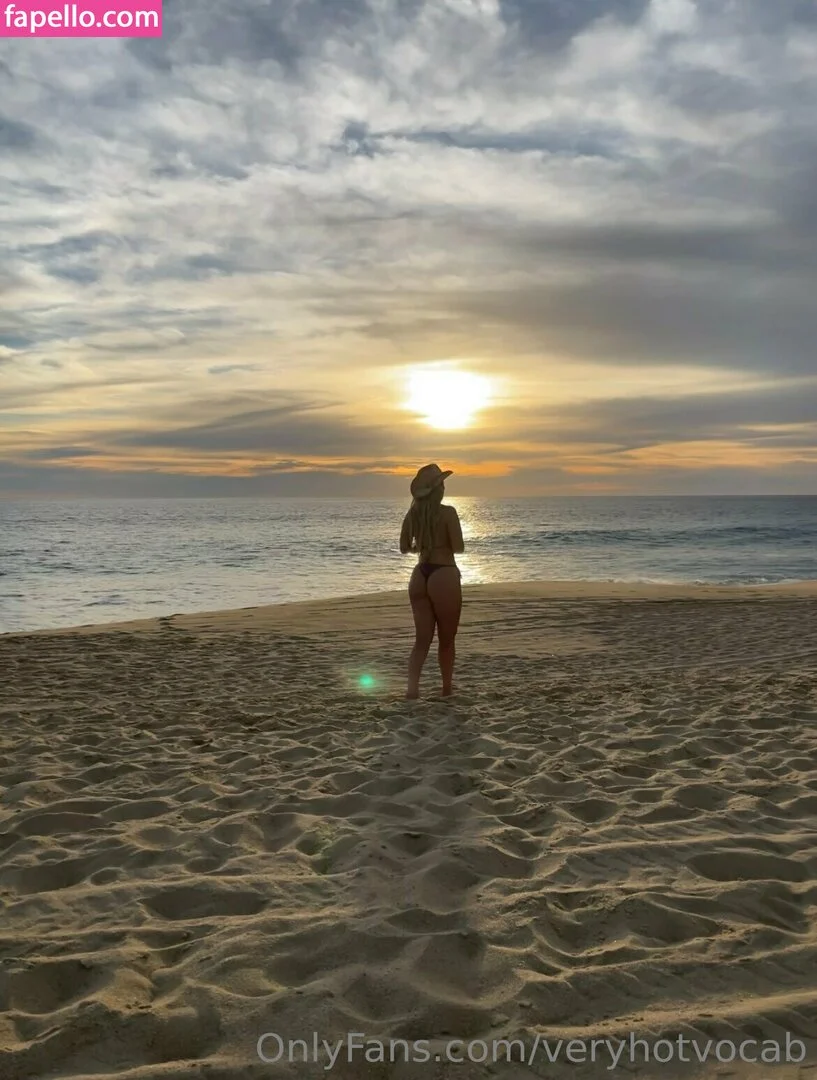 veryhotvocab Onlyfans Photo Gallery 