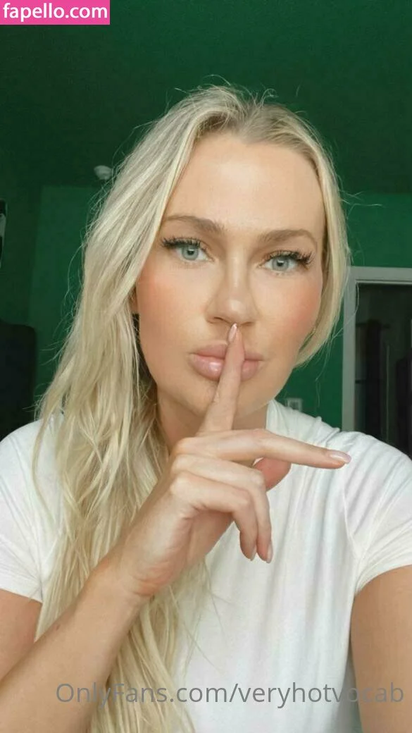 veryhotvocab Onlyfans Photo Gallery 