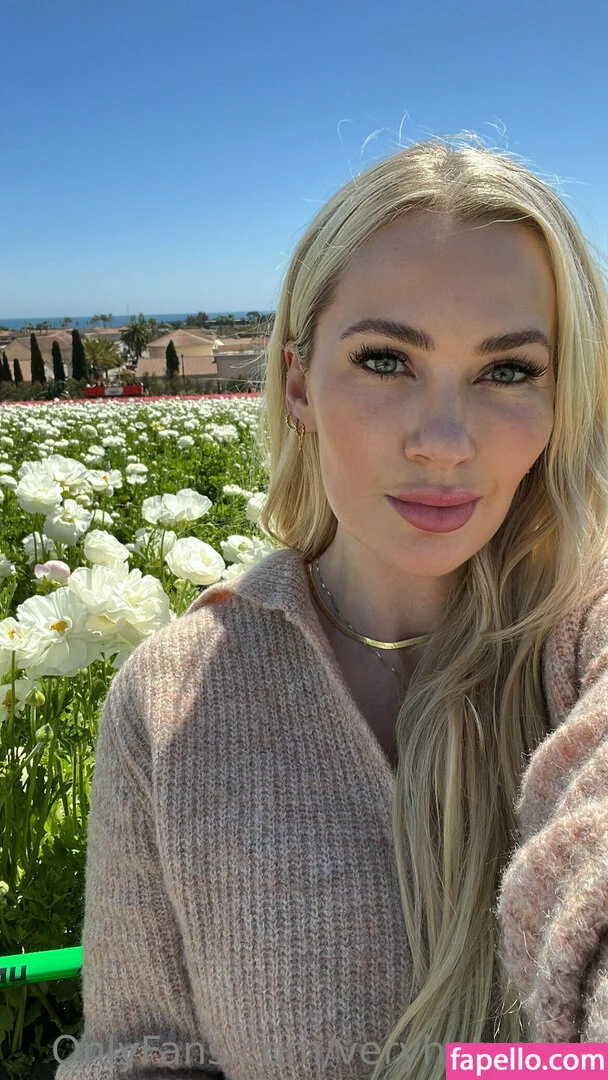 veryhotvocab Onlyfans Photo Gallery 