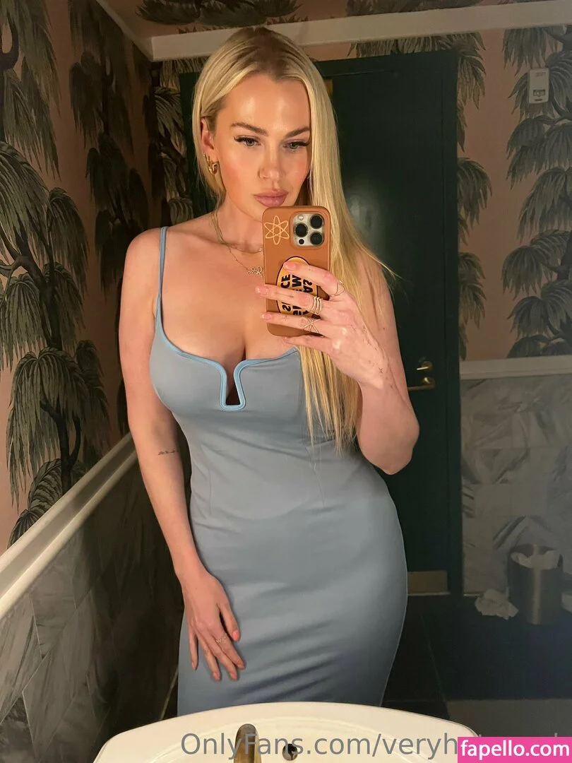 veryhotvocab Onlyfans Photo Gallery 