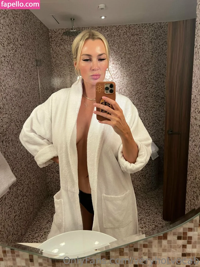 veryhotvocab Onlyfans Photo Gallery 