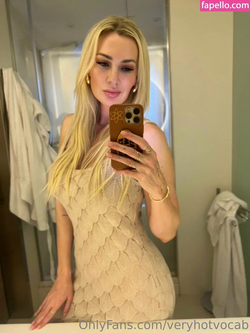 veryhotvocab Onlyfans Photo Gallery 