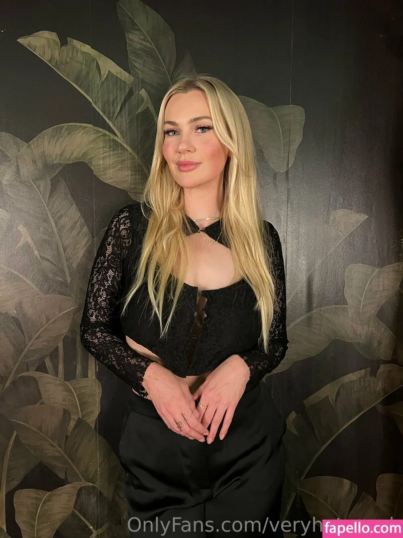 veryhotvocab Onlyfans Photo Gallery 