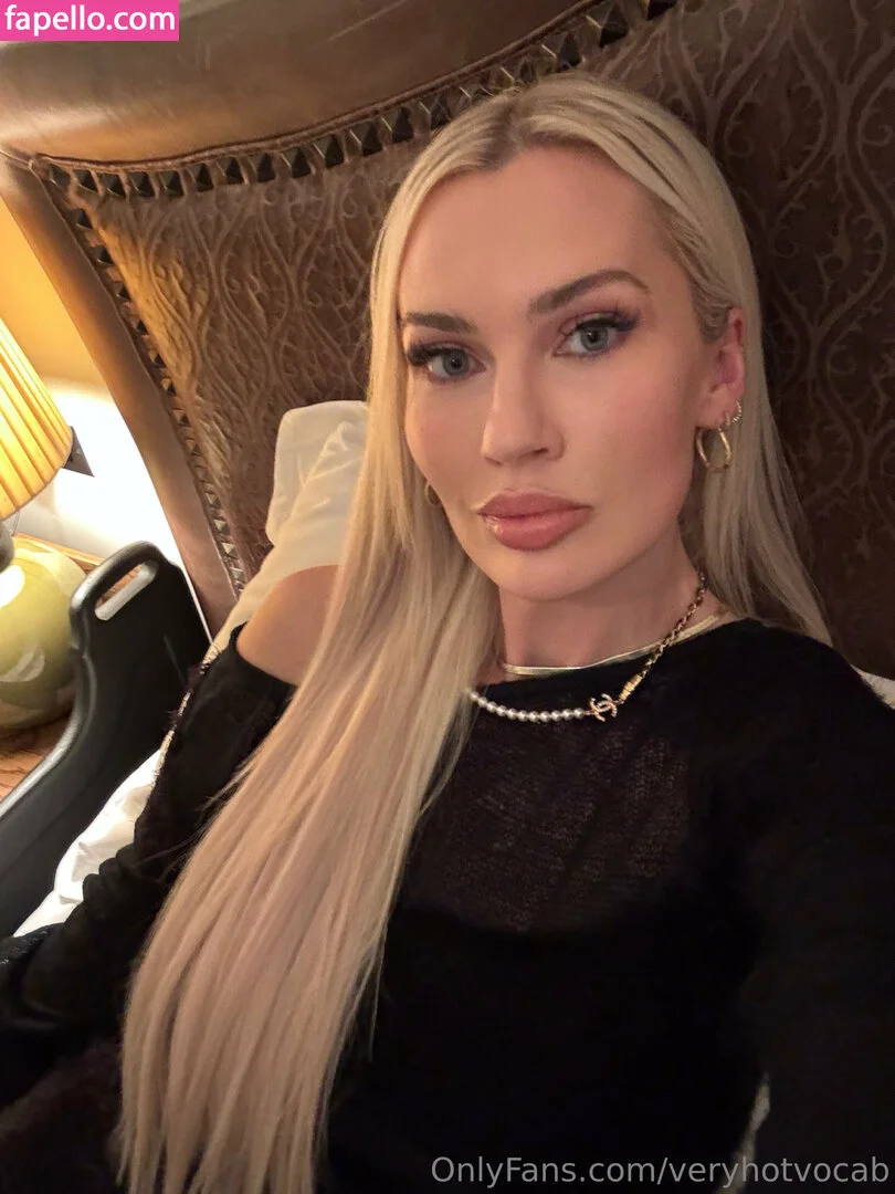 veryhotvocab Onlyfans Photo Gallery 