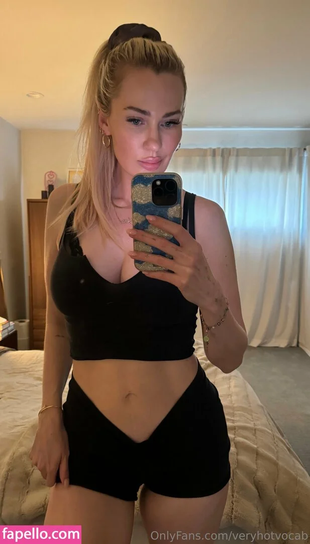 veryhotvocab Onlyfans Photo Gallery 