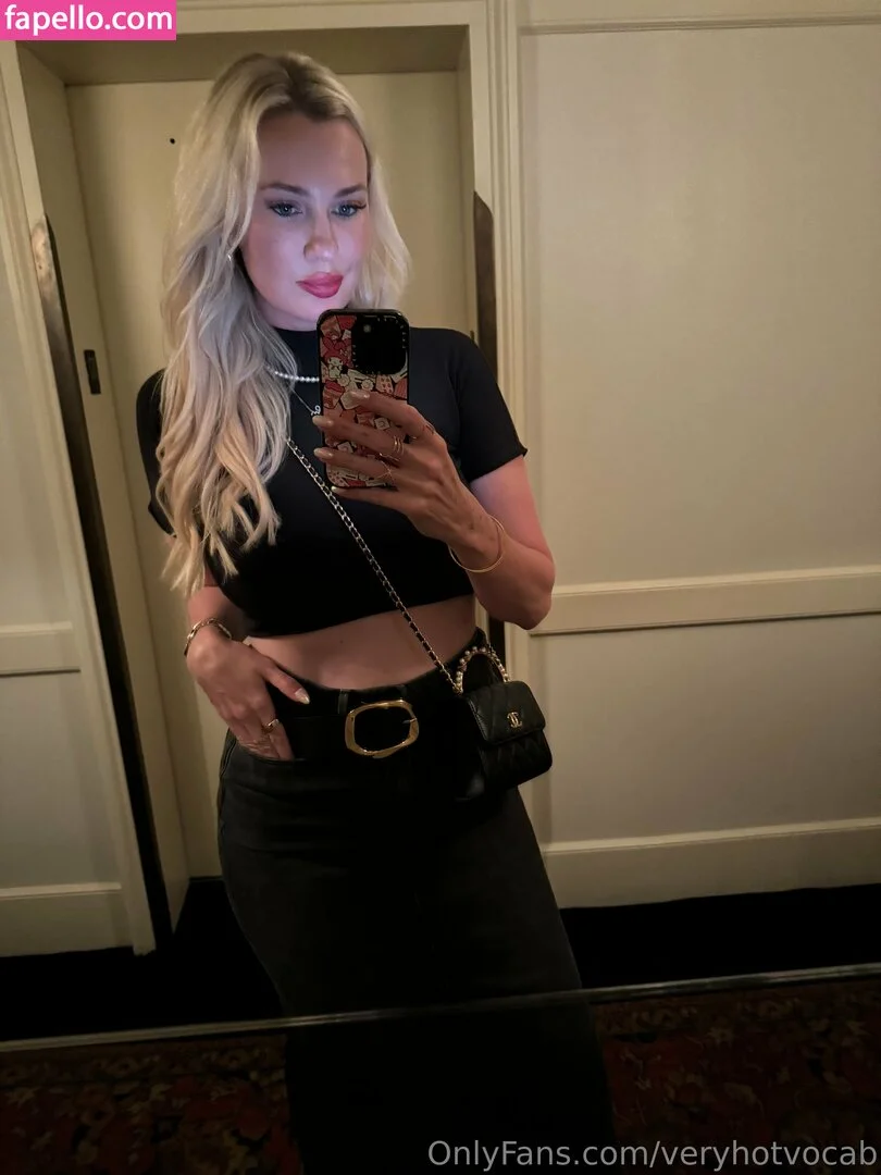 veryhotvocab Onlyfans Photo Gallery 