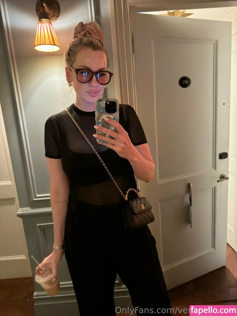 veryhotvocab Onlyfans Photo Gallery 