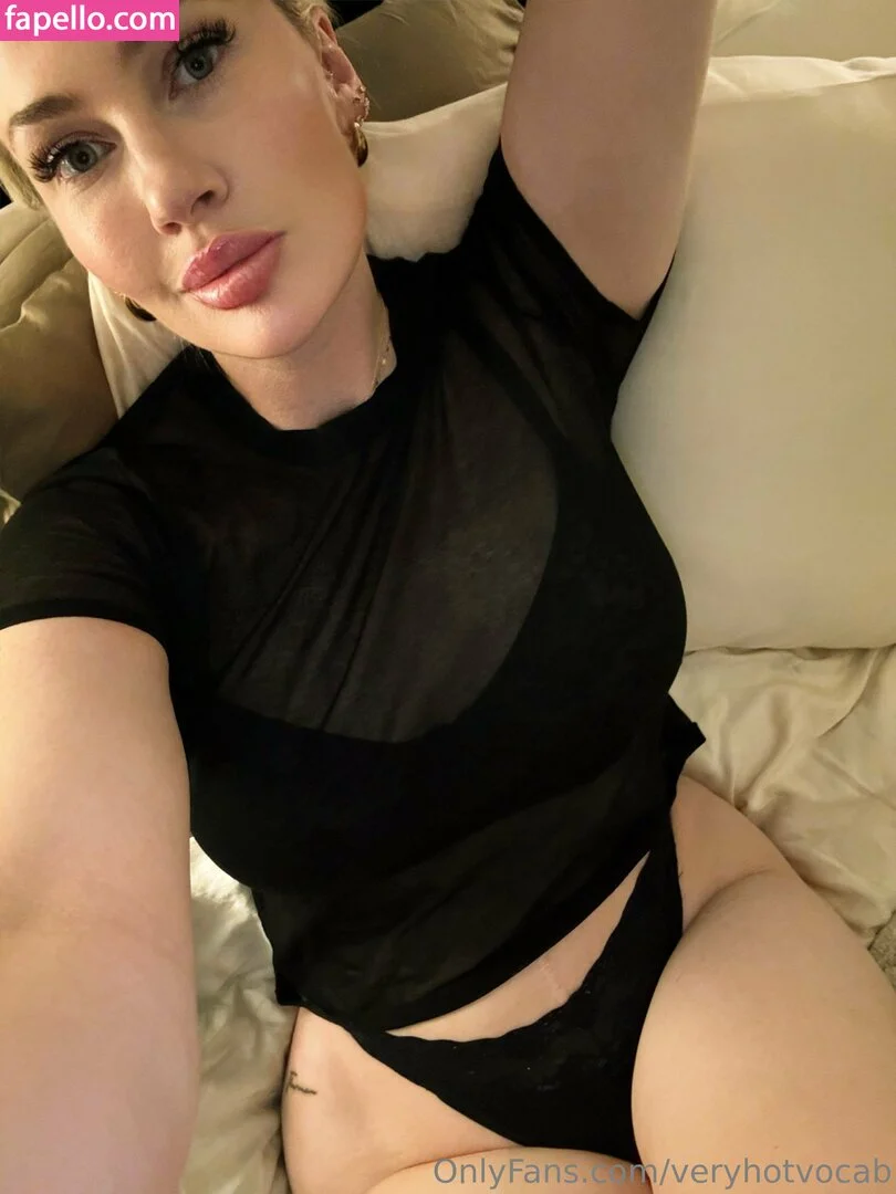 veryhotvocab Onlyfans Photo Gallery 