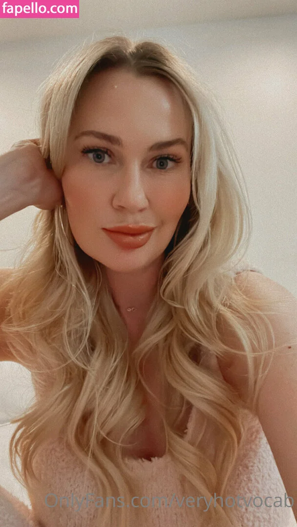 veryhotvocab Onlyfans Photo Gallery 
