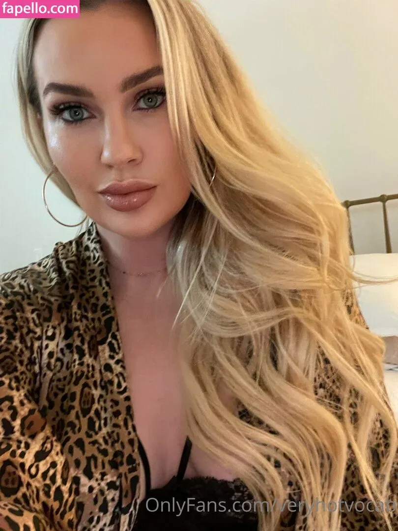 veryhotvocab Onlyfans Photo Gallery 