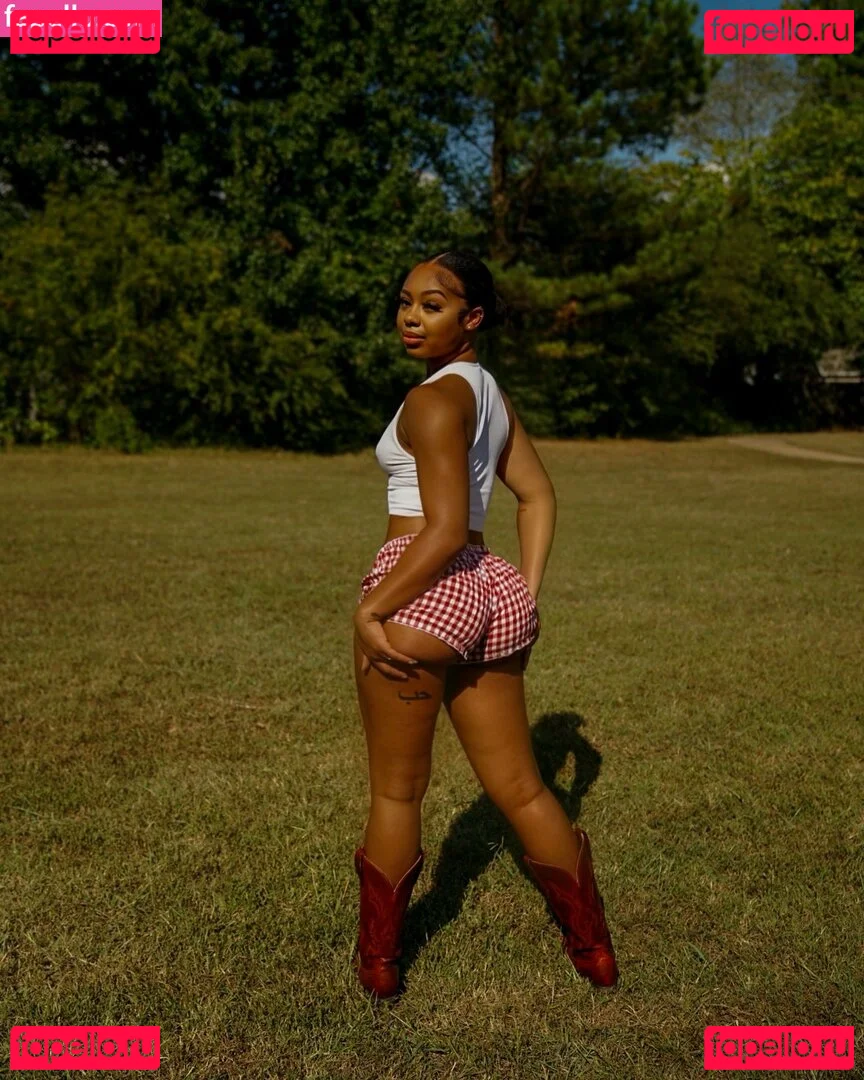 AlmondXMilk Onlyfans Photo Gallery 