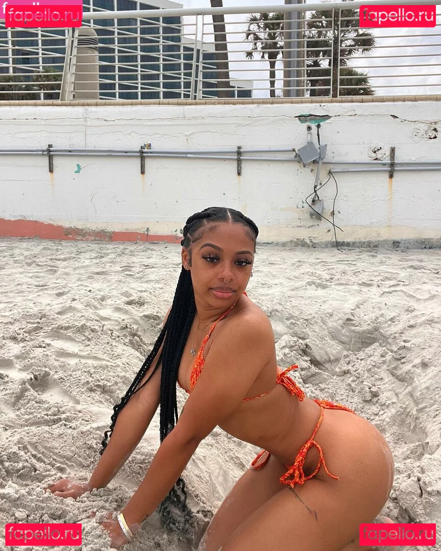 AlmondXMilk Onlyfans Photo Gallery 