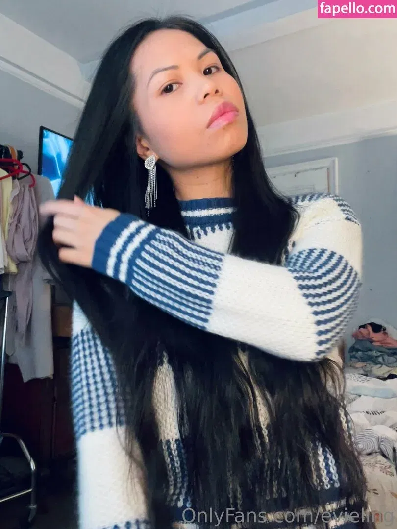evieling Onlyfans Photo Gallery 