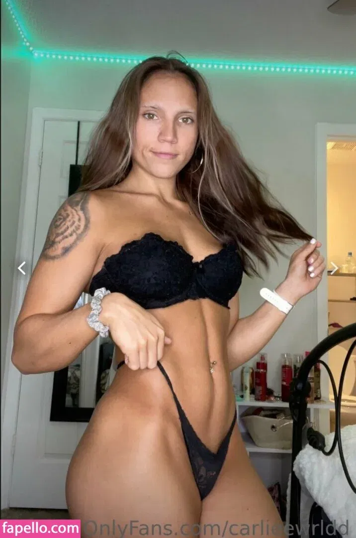 carlieewrldd Onlyfans Photo Gallery 