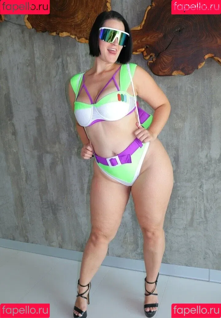 Curvyjules Onlyfans Photo Gallery 