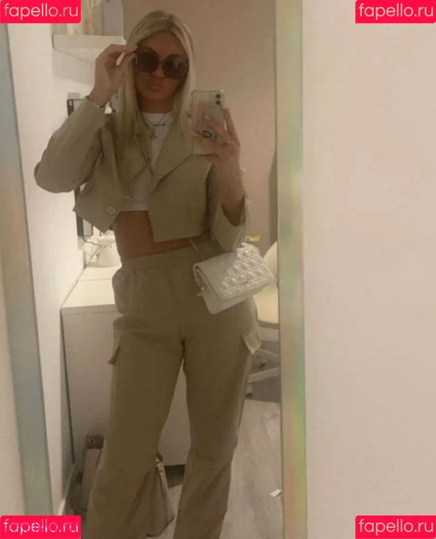 Aimee McColl Onlyfans Photo Gallery 