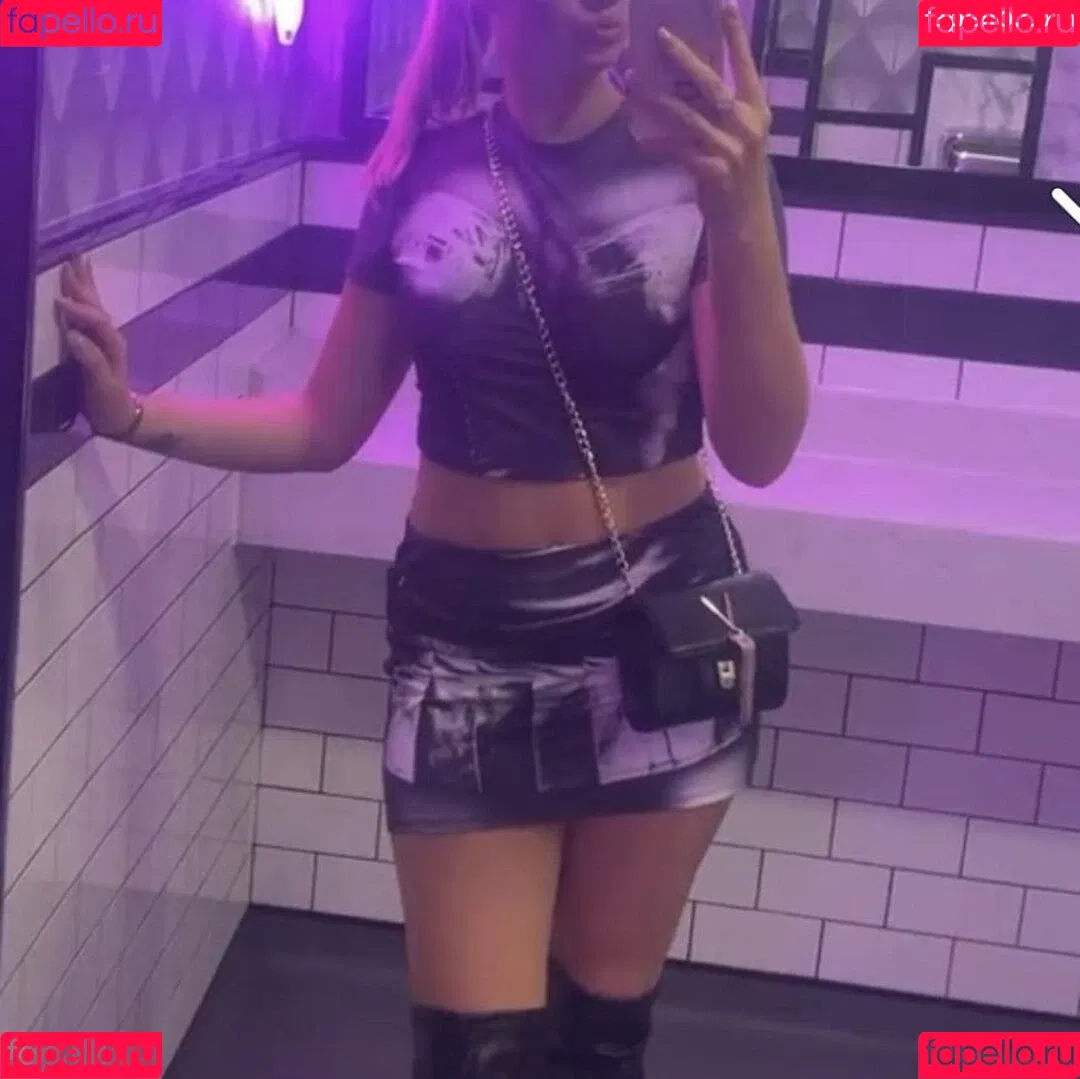 Aimee McColl Onlyfans Photo Gallery 