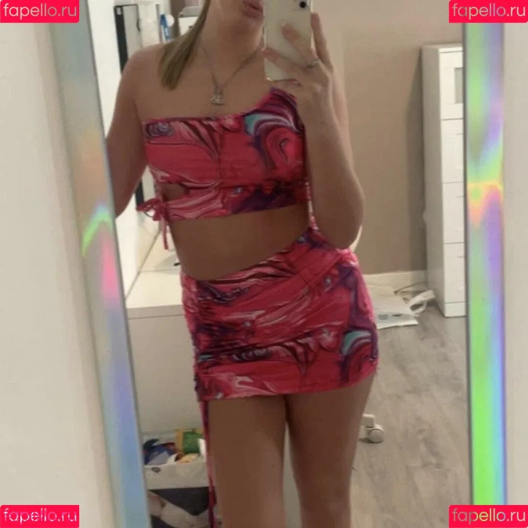 Aimee McColl Onlyfans Photo Gallery 