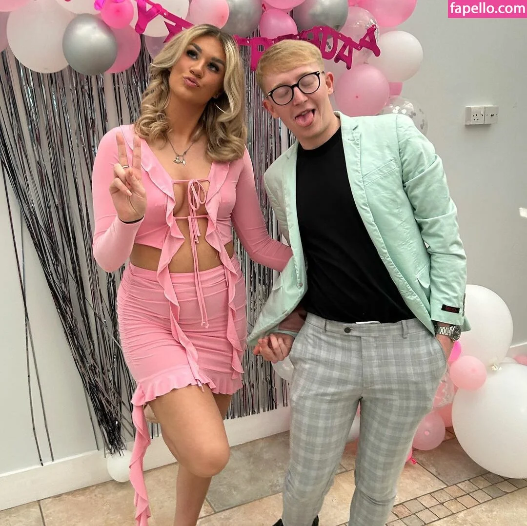 Aimee McColl Onlyfans Photo Gallery 