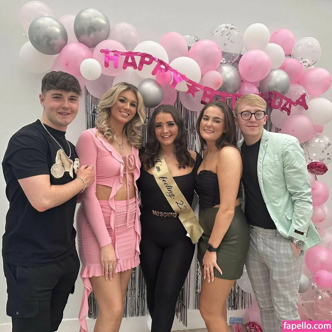 Aimee McColl Onlyfans Photo Gallery 