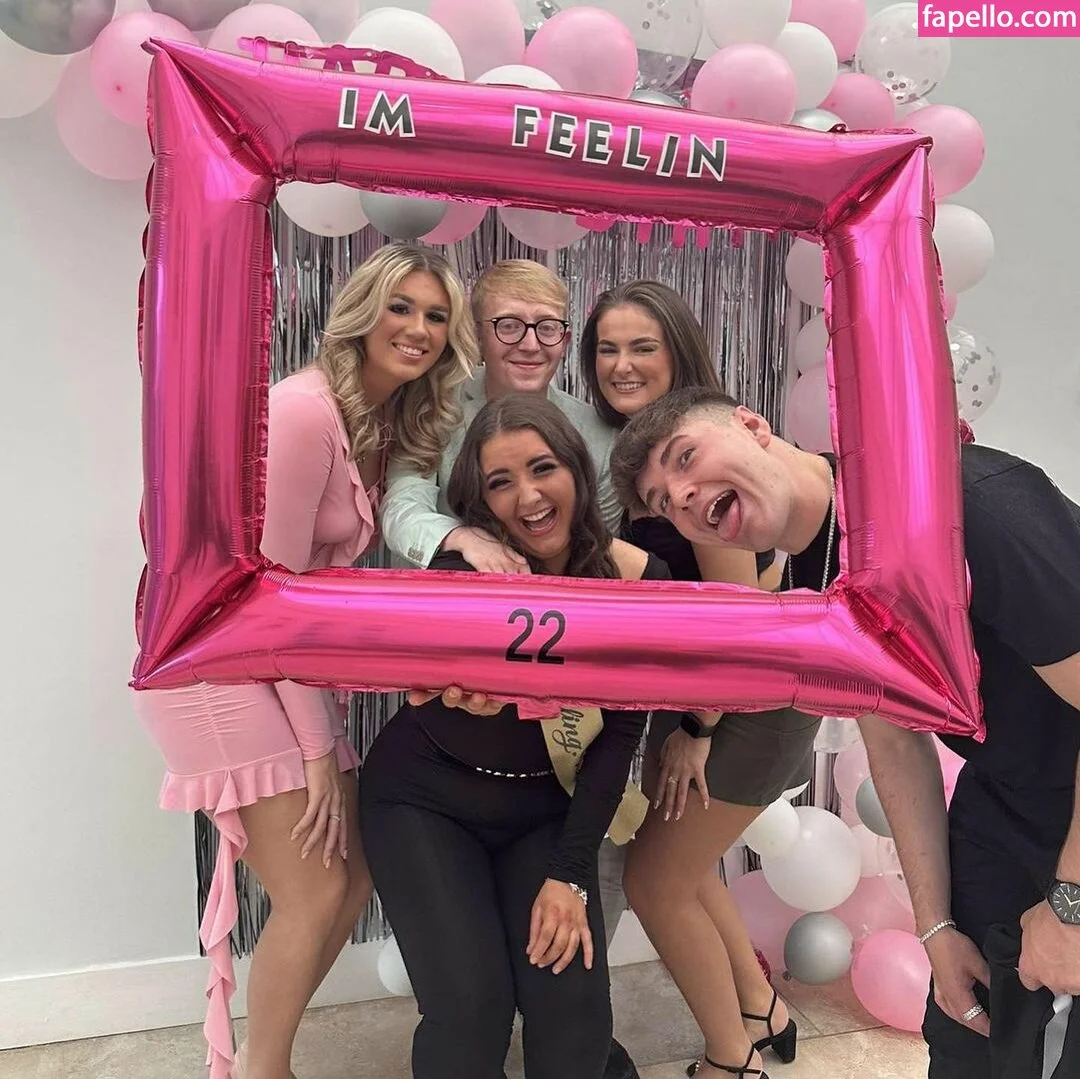 Aimee McColl Onlyfans Photo Gallery 