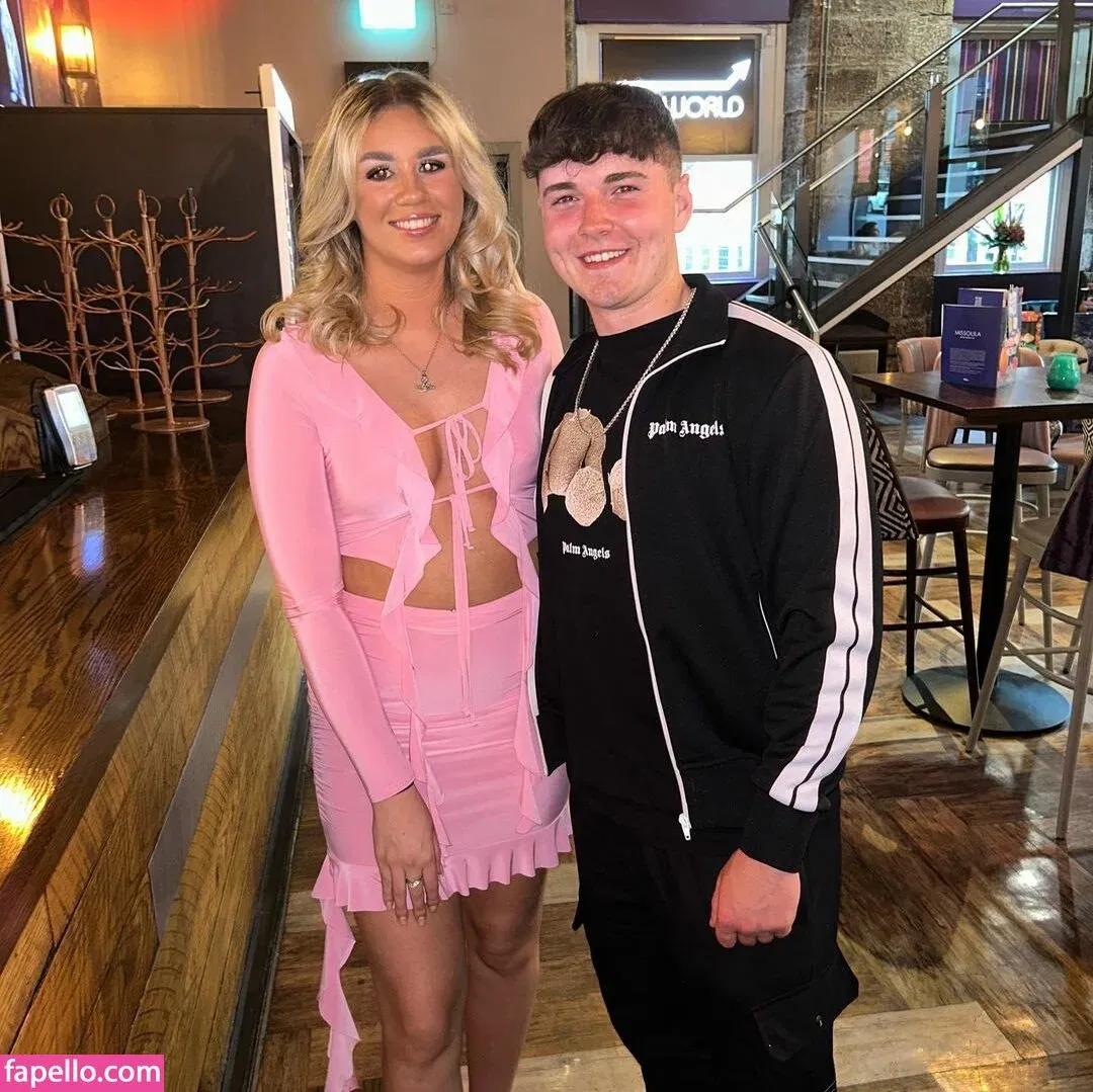 Aimee McColl Onlyfans Photo Gallery 