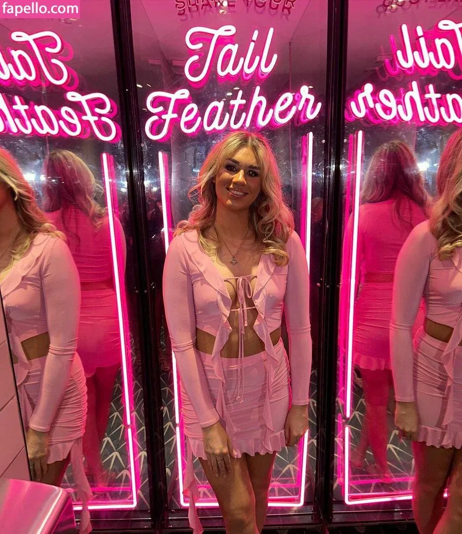 Aimee McColl Onlyfans Photo Gallery 