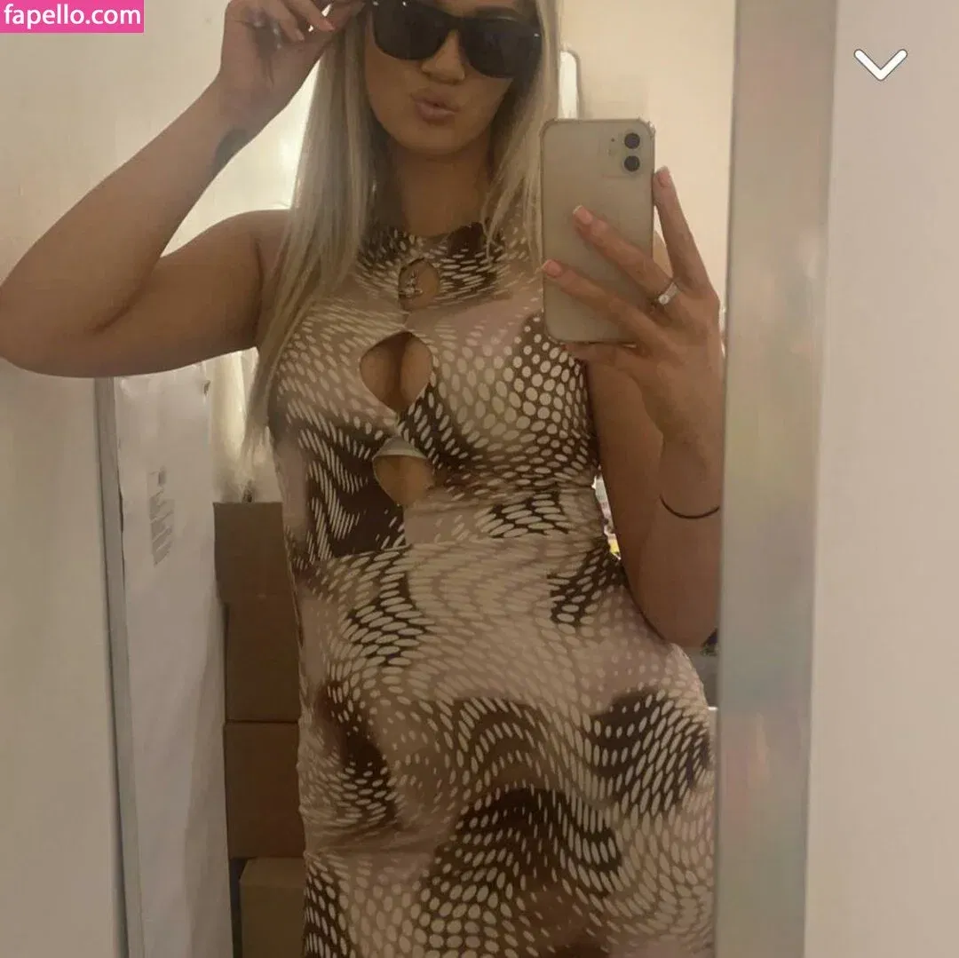Aimee McColl Onlyfans Photo Gallery 