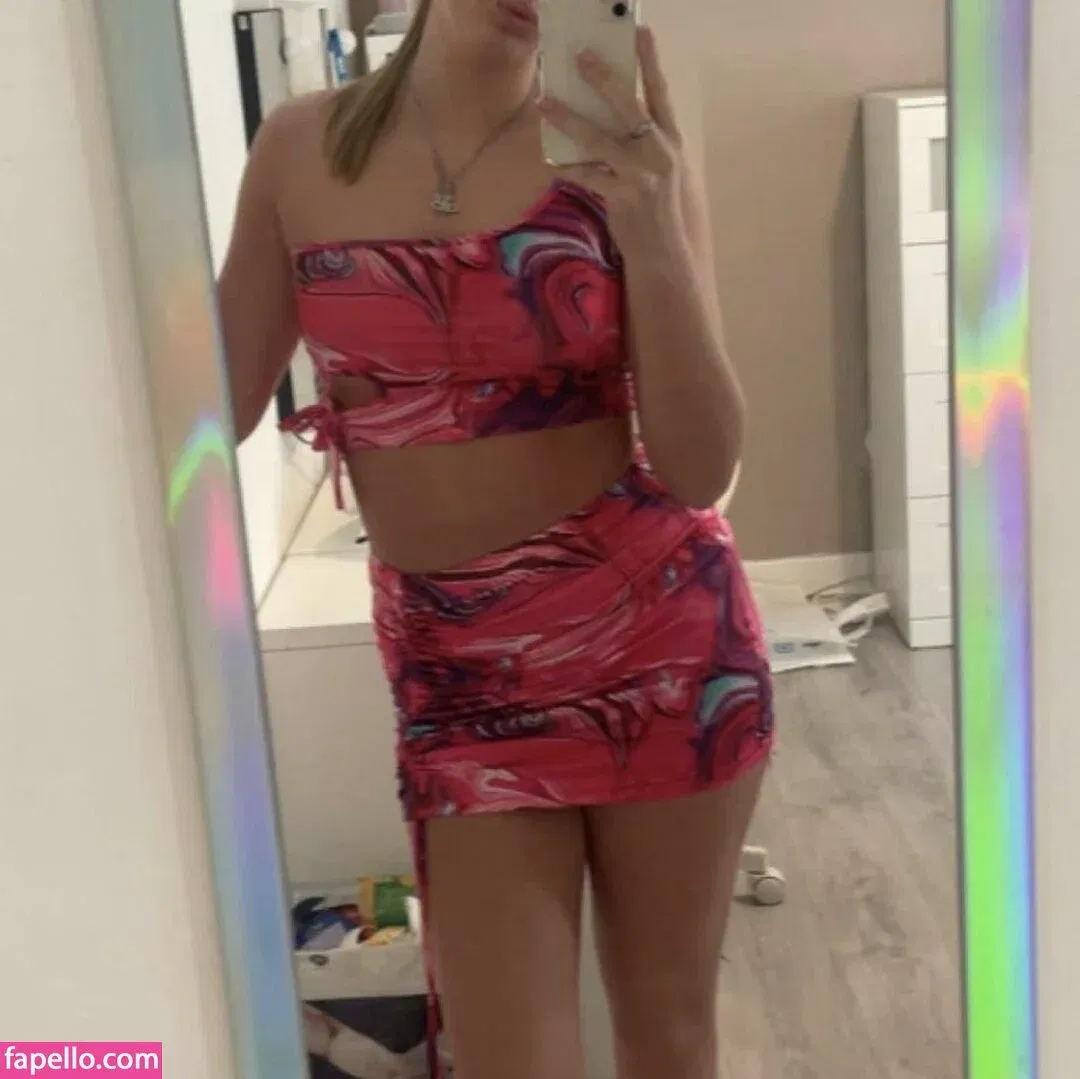 Aimee McColl Onlyfans Photo Gallery 