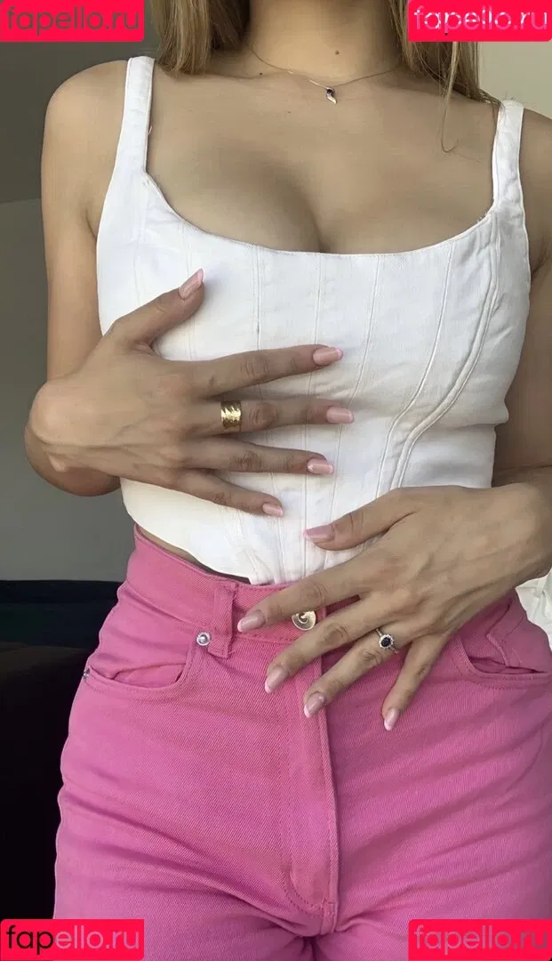Romane Salvetti Onlyfans Photo Gallery 