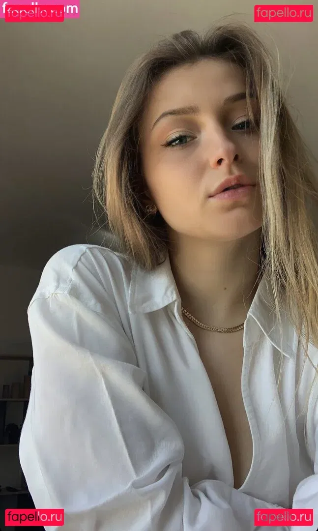 Romane Salvetti Onlyfans Photo Gallery 