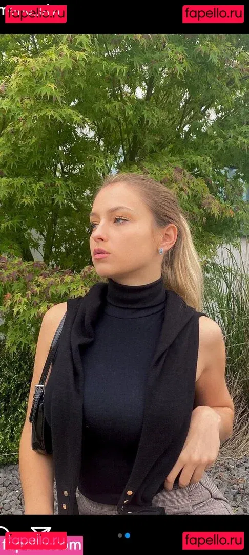 Romane Salvetti Onlyfans Photo Gallery 