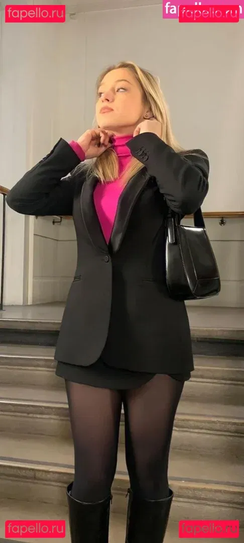 Romane Salvetti Onlyfans Photo Gallery 