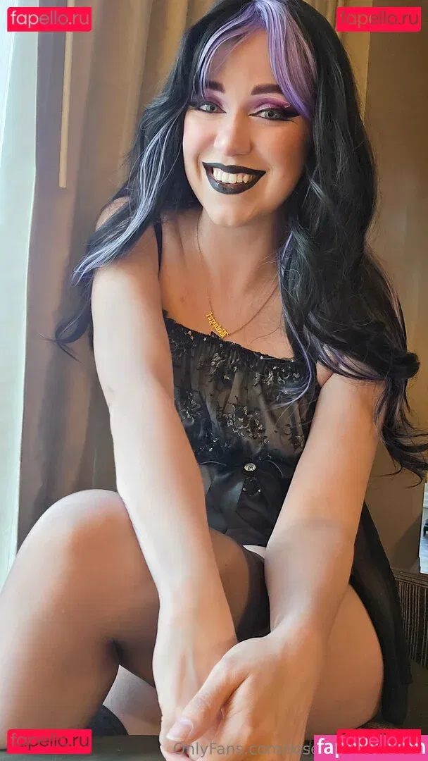 roseiquartzofficial Onlyfans Photo Gallery 