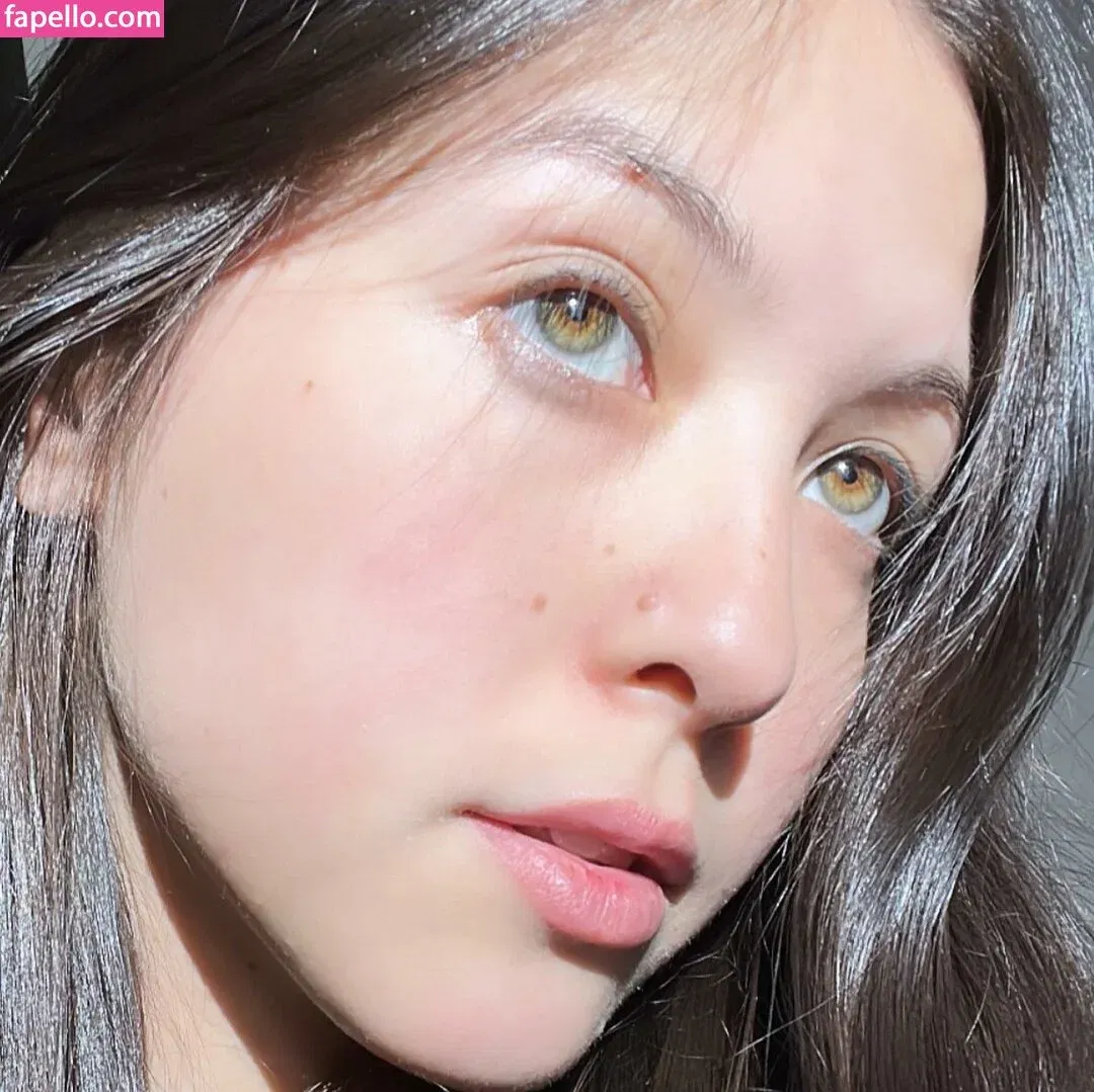 B4bychan Onlyfans Photo Gallery 