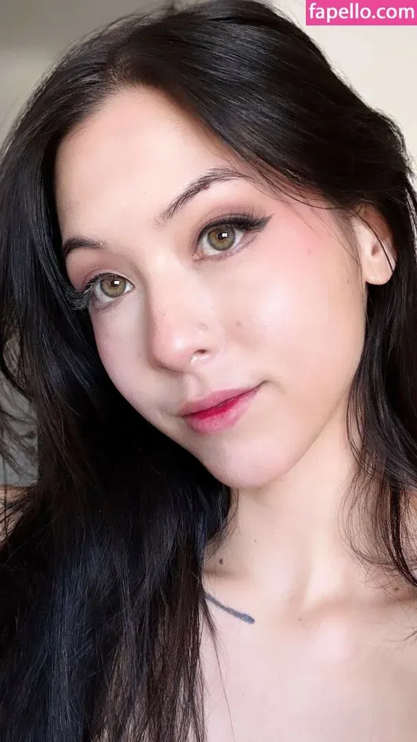 B4bychan Onlyfans Photo Gallery 