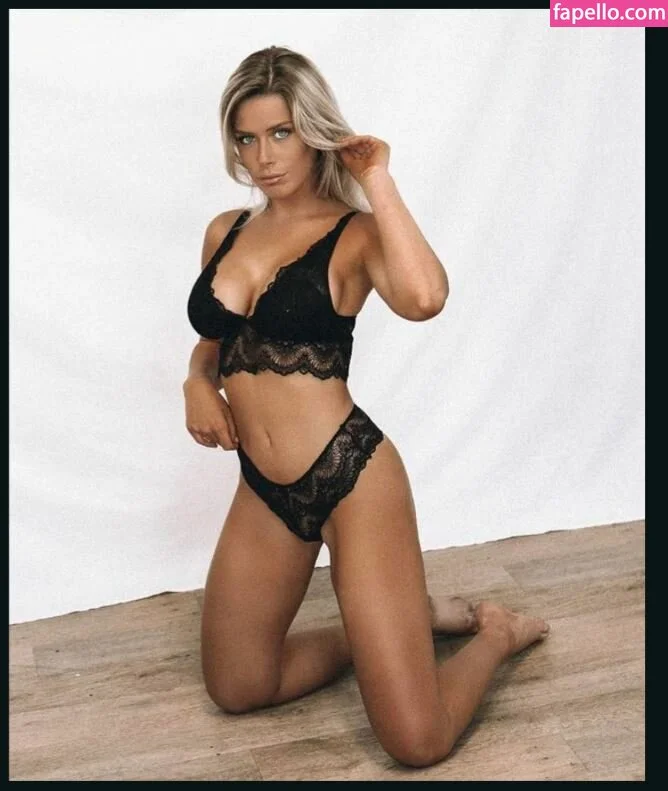 Victoria Vermeer Onlyfans Photo Gallery 