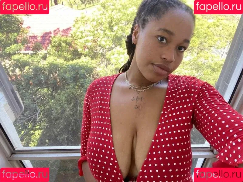 Ariel Cosmo Onlyfans Photo Gallery 
