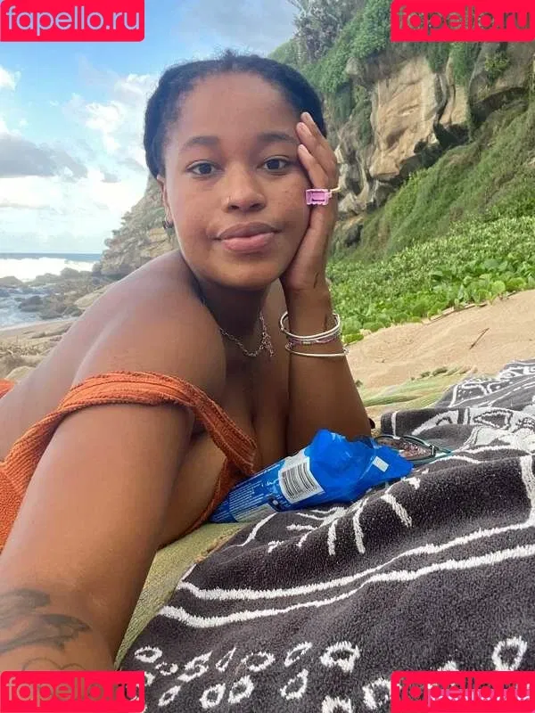 Ariel Cosmo Onlyfans Photo Gallery 