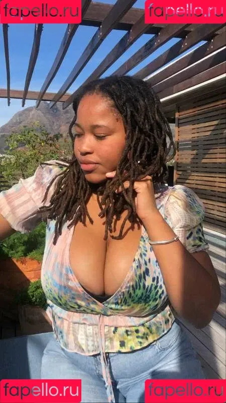 Ariel Cosmo Onlyfans Photo Gallery 