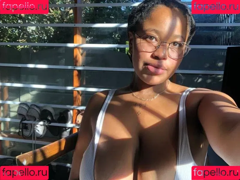 Ariel Cosmo Onlyfans Photo Gallery 