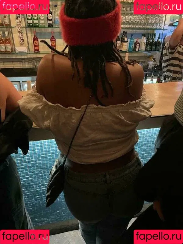 Ariel Cosmo Onlyfans Photo Gallery 