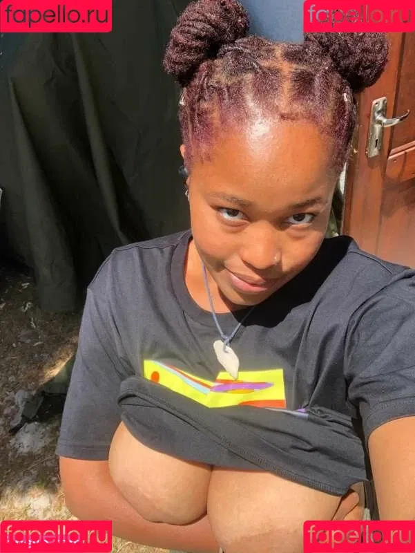 Ariel Cosmo Onlyfans Photo Gallery 