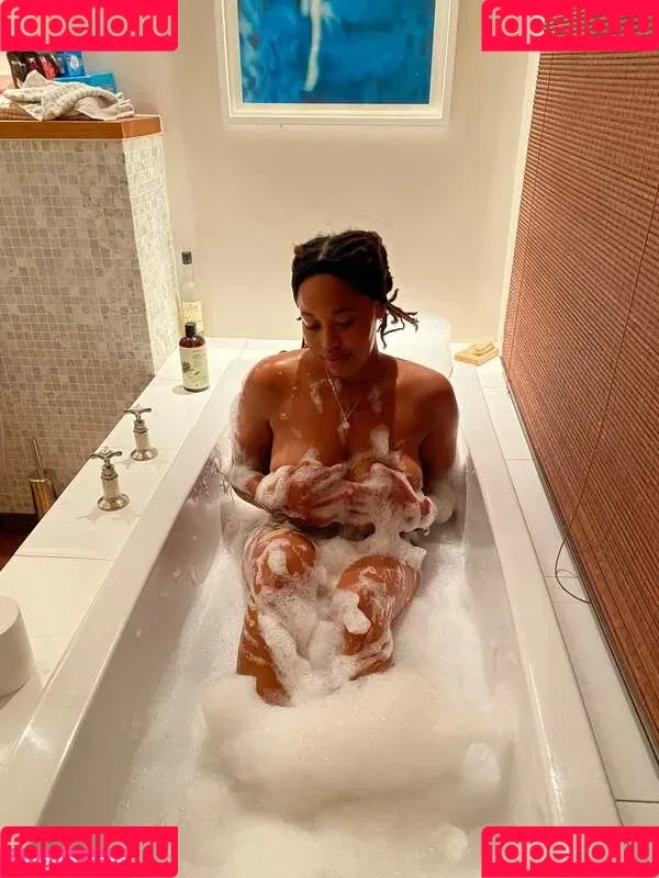 Ariel Cosmo Onlyfans Photo Gallery 