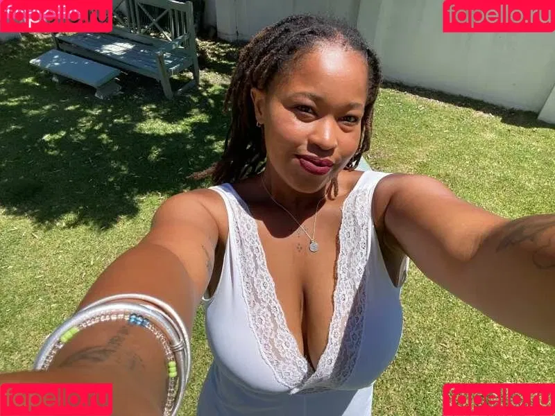 Ariel Cosmo Onlyfans Photo Gallery 