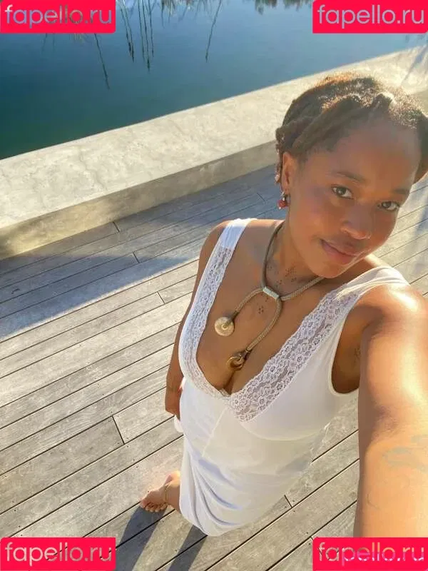 Ariel Cosmo Onlyfans Photo Gallery 