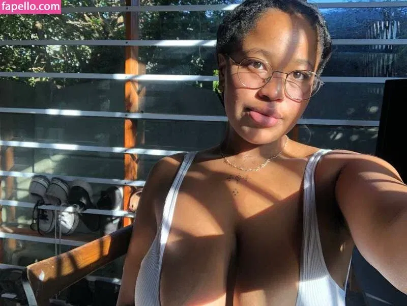 Ariel Cosmo Onlyfans Photo Gallery 